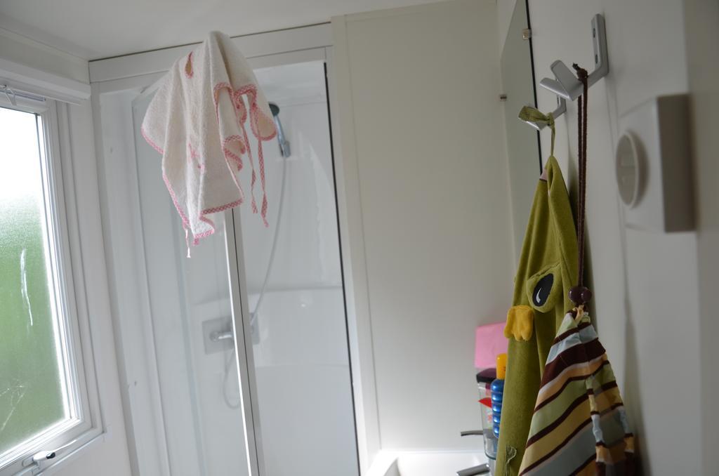 Happy Camp Mobile Homes In Domaine La Yole Camping Lodge Valras-Plage Chambre photo